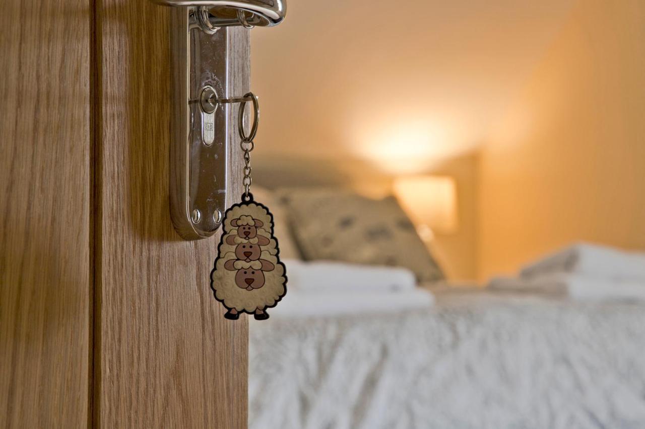 Oakamoor Moorland View Farm B&B מראה חיצוני תמונה